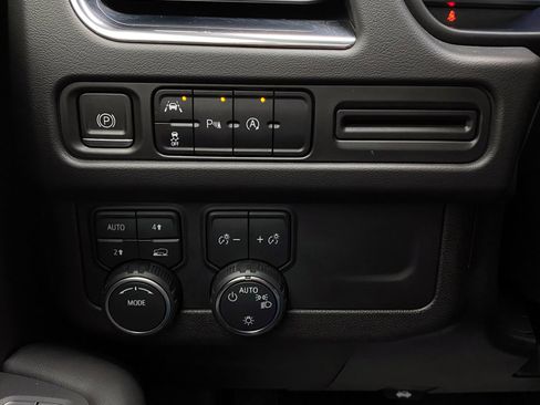 Used 2023 Chevrolet Tahoe RST image 23