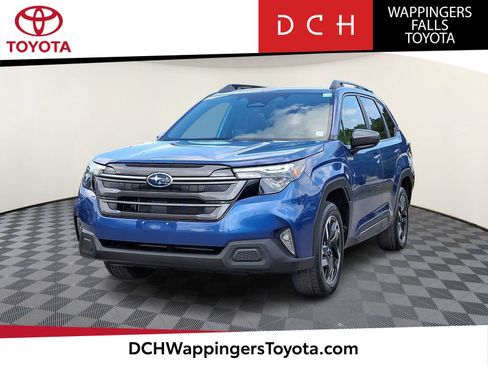 Used 2025 Subaru Forester Premium AWD/4WD image 1