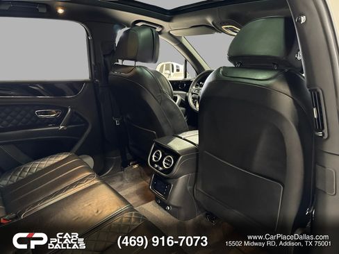 Used 2020 Bentley Bentayga AWD/4WD image 30