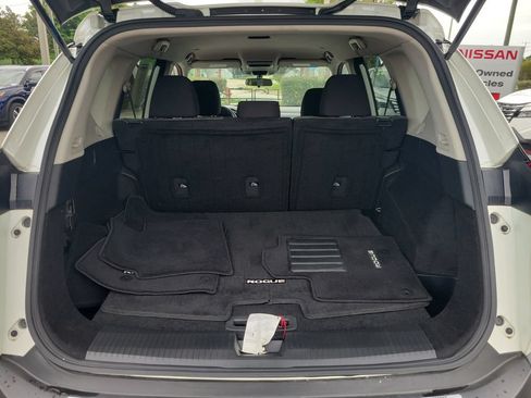 Certified 2023 Nissan Rogue SV FWD image 8
