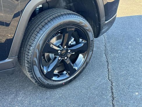 New 2026 Jeep Grand Cherokee Limited w/ Limited Altitude Package AWD/4WD image 11