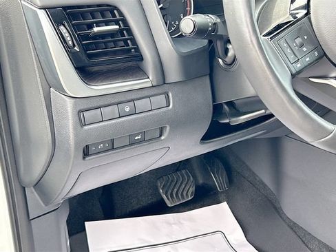 Used 2021 Nissan Rogue SL w/ Premium Package FWD image 7