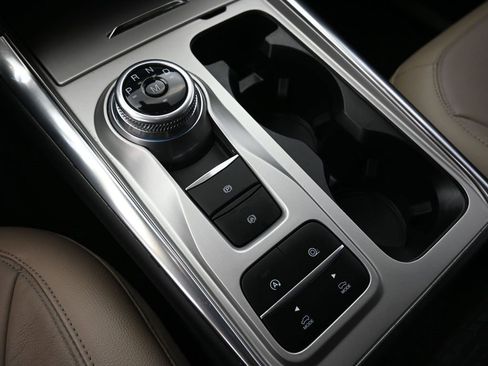 Used 2020 Ford Explorer Limited image 19