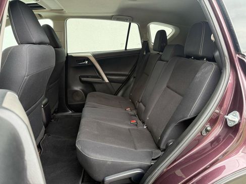 Used 2016 Toyota RAV4 XLE AWD/4WD image 4