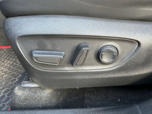 Used 2022 Toyota Highlander XSE FWD image 18