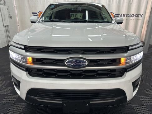 Used 2022 Ford Expedition Max XLT image 3