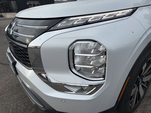 Used 2025 Mitsubishi Outlander SE image 7