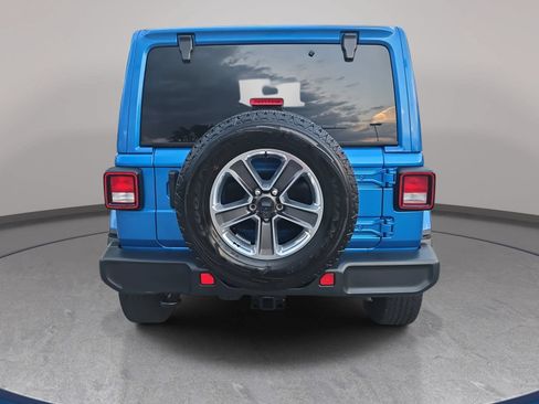 Used 2022 Jeep Wrangler Unlimited Sahara AWD/4WD image 6