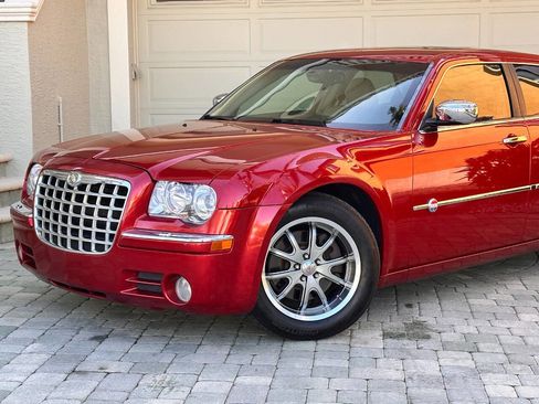 Used 2006 Chrysler 300 C image 2
