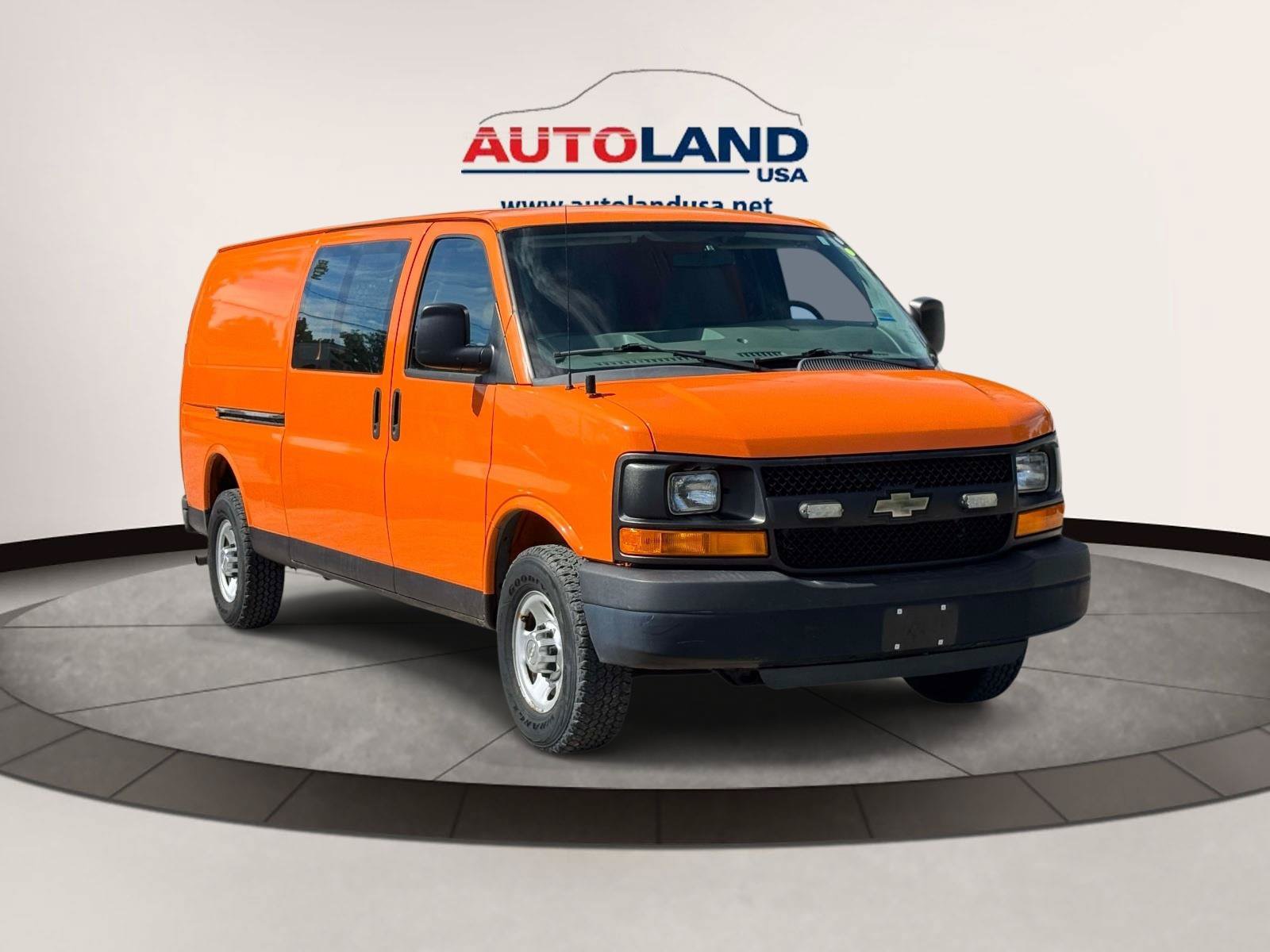 Used 2012 Chevrolet Express 3500 Extended RWD image 2