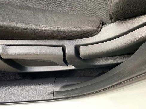 Used 2019 Nissan Rogue Sport S image 15