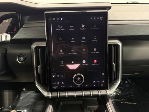 Used 2026 GMC Acadia Elevation w/ Elevation Premium Package FWD image 16