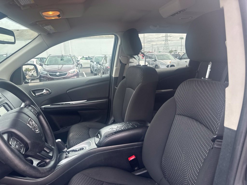 Used 2019 Dodge Journey SE w/ Blacktop Package FWD image 15