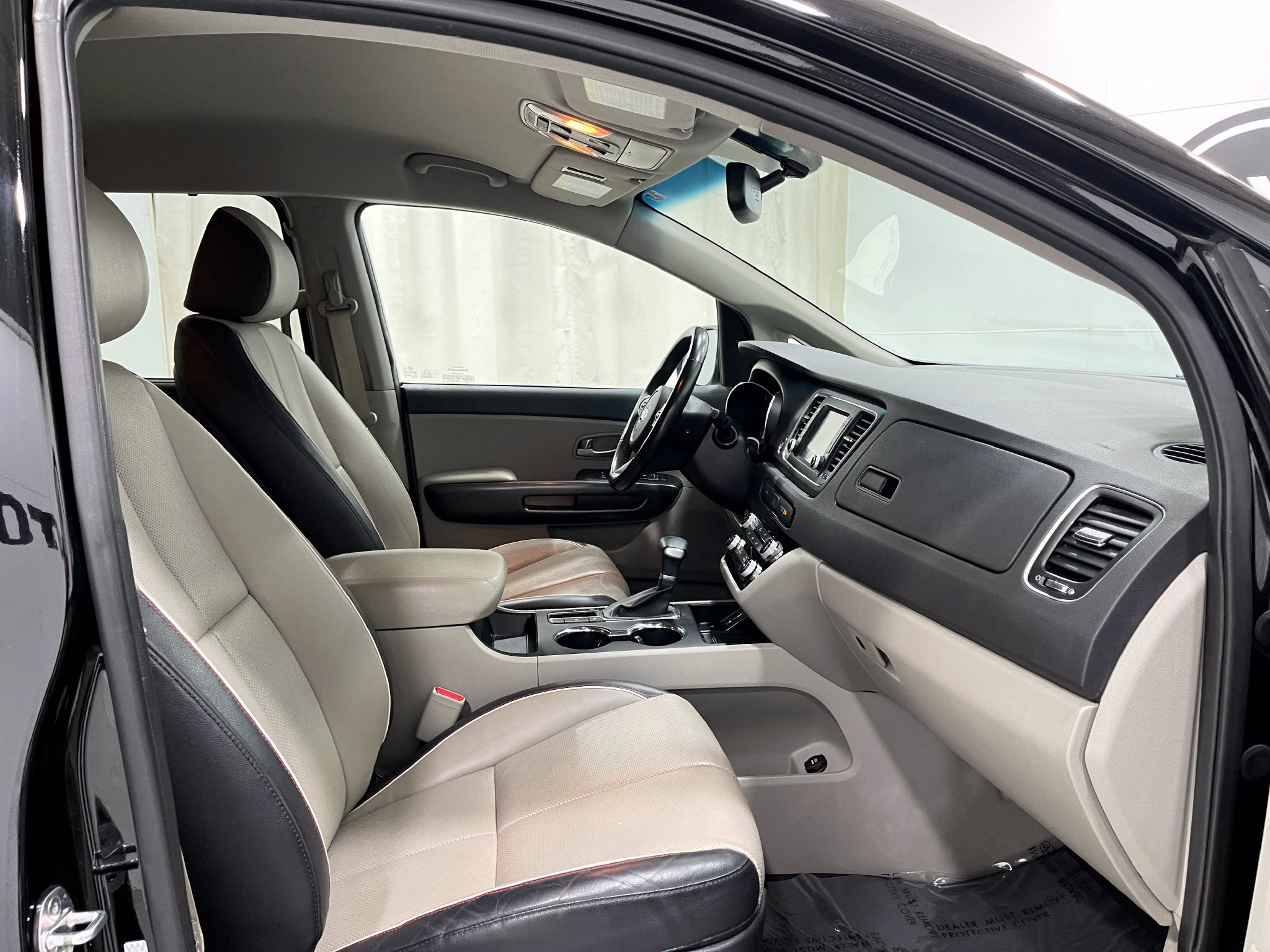 Used 2020 Kia Sedona EX FWD image 32
