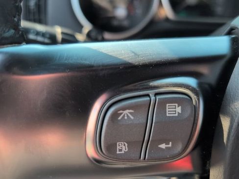 Used 2004 Chevrolet SSR w/ Preferred Equipment Group image 22