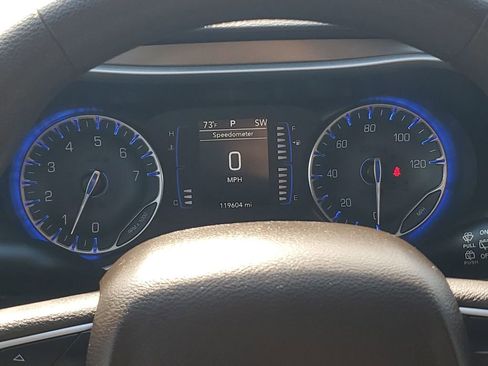 Used 2019 Chrysler Pacifica LX image 36