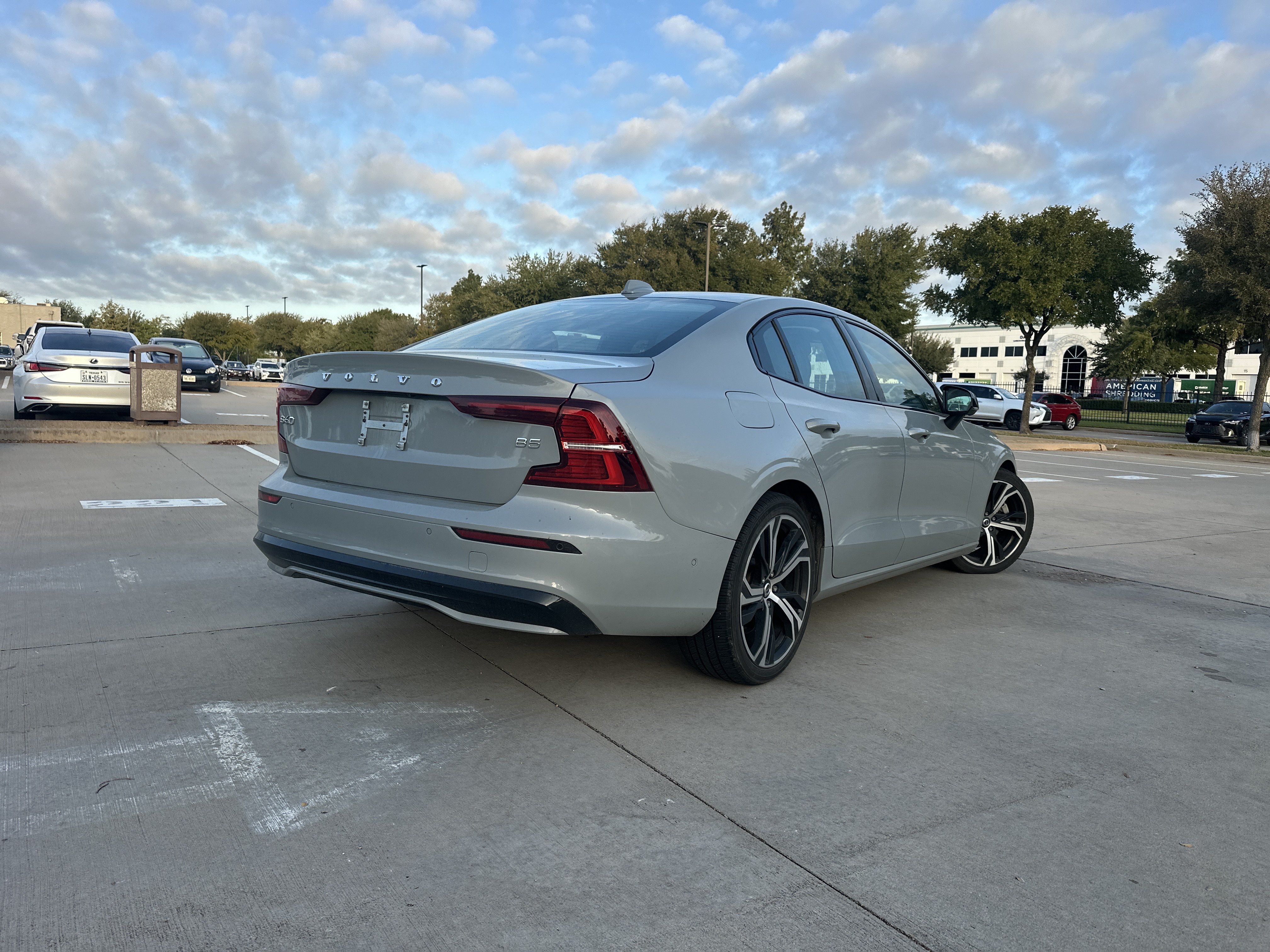 Used 2024 Volvo S60 B5 Plus FWD image 2