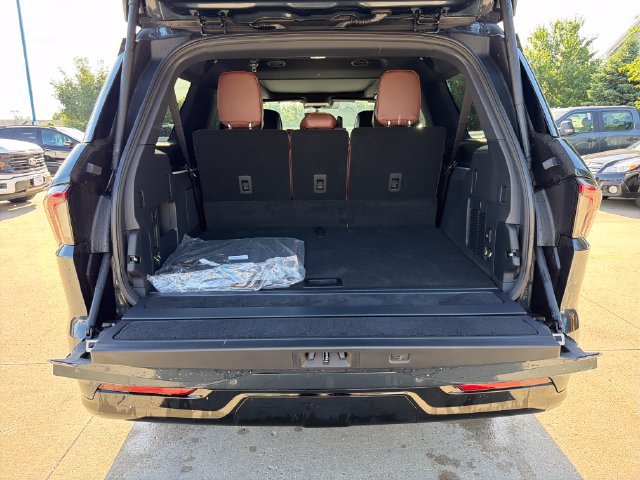New 2026 Lincoln Navigator L Reserve AWD/4WD image 7
