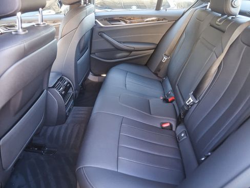 Certified 2023 BMW 530e w/ Convenience Package image 15