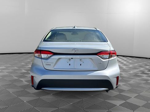 Used 2022 Toyota Corolla LE image 6