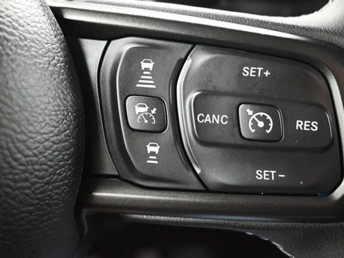 Used 2026 Jeep Wrangler Unlimited Rubicon AWD/4WD image 17