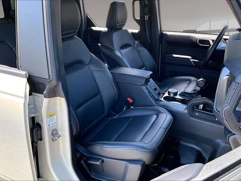 Used 2025 Ford Bronco Badlands w/ Sasquatch Package AWD/4WD image 27