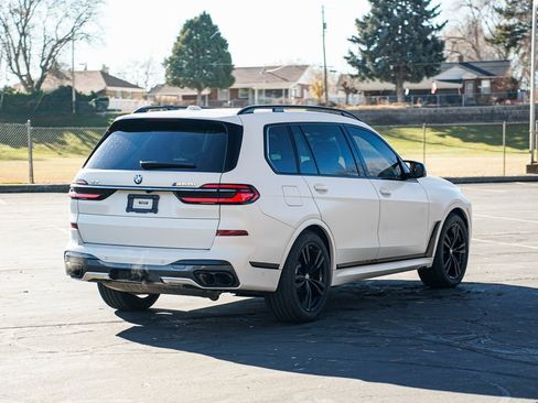 Used 2023 BMW X7 M60i w/ Executive Package image 5