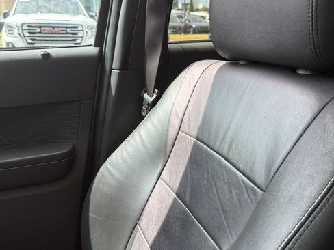 Used 2011 Ford Escape Limited w/ 302A Rapid Spec Order Code AWD/4WD image 12