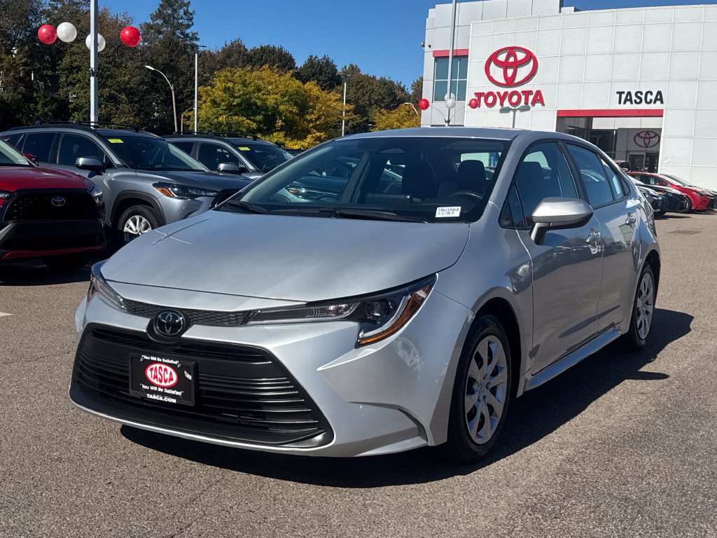 Used 2025 Toyota Corolla LE FWD image 3