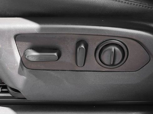 Used 2023 Chevrolet Silverado 2500 LT w/ Convenience Package image 17