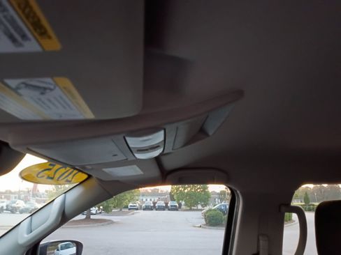 Used 2025 Nissan Frontier SV w/ SV Convenience Package RWD image 21