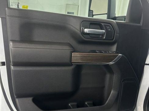 Used 2023 Chevrolet Silverado 2500 LT w/ Convenience Package image 8