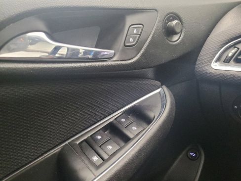 Used 2017 Chevrolet Cruze LT image 27
