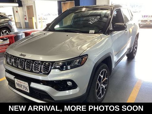 Used 2025 Jeep Compass Limited AWD/4WD image 1