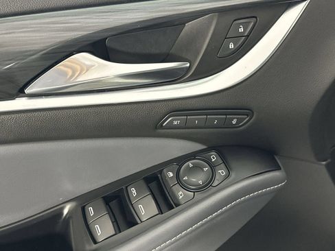Used 2024 Buick Enclave Premium AWD/4WD image 13