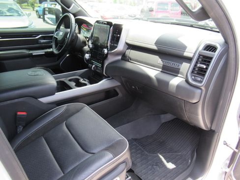 Used 2022 RAM 1500 Laramie AWD/4WD image 15