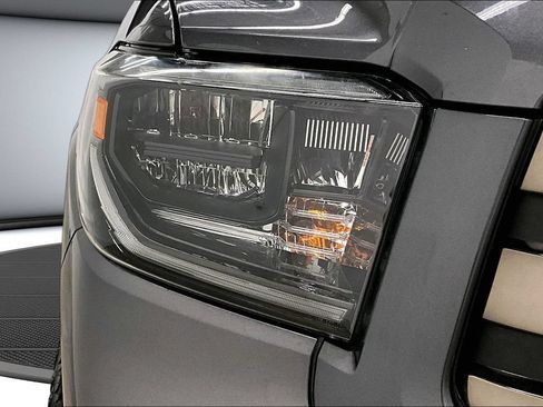 Used 2021 Toyota Tundra Limited w/ Limited Premium Package AWD/4WD image 30