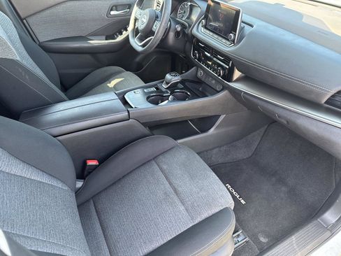 Used 2023 Nissan Rogue SV FWD image 27