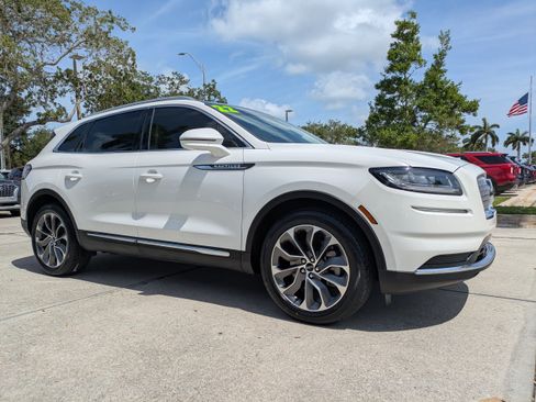 Used 2022 Lincoln Nautilus Reserve FWD image 2