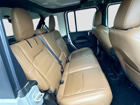 Used 2023 Jeep Wrangler Unlimited Sahara w/ Cold Weather Group AWD/4WD image 30