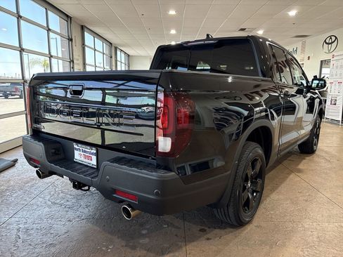 Used 2024 Honda Ridgeline Black Edition image 2