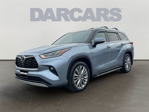 Used 2021 Toyota Highlander Platinum image 3