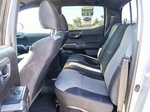 Used 2021 Toyota Tacoma TRD Off-Road w/ Technology Package AWD/4WD image 14