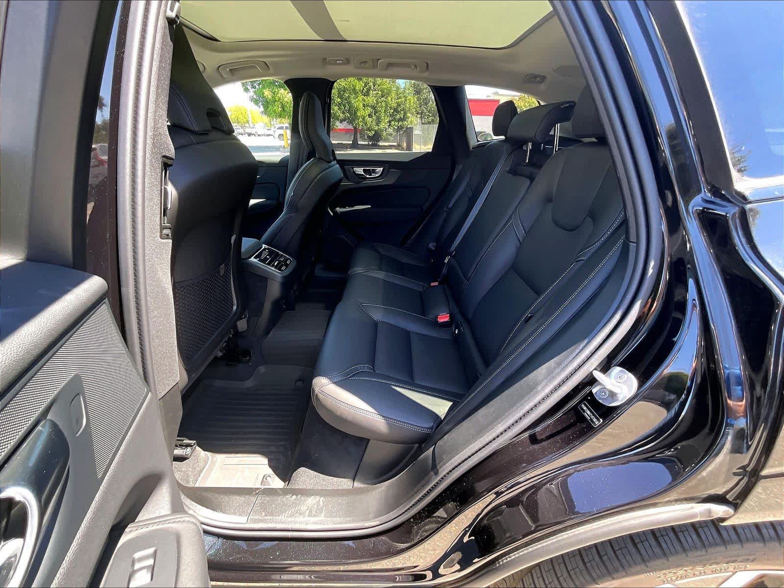 New 2026 Volvo XC60 B5 Ultra w/ Protection Package Premier AWD/4WD image 12