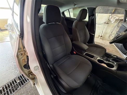 Certified 2019 Chevrolet Cruze LT w/ LT True North Edition image 25