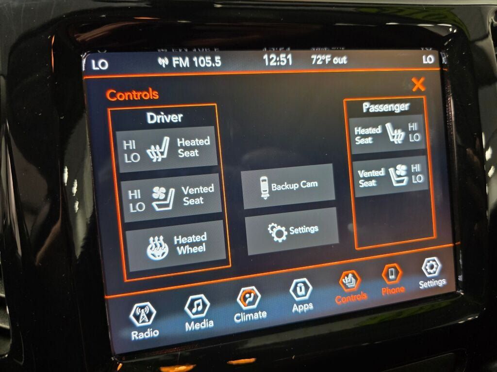 Used 2019 Jeep Cherokee Limited w/ Luxury Group AWD/4WD image 14