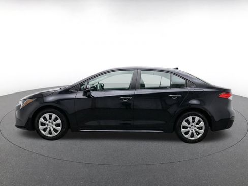 Used 2025 Toyota Corolla LE FWD image 4
