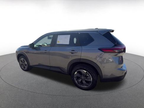 Used 2025 Nissan Rogue SV FWD image 9
