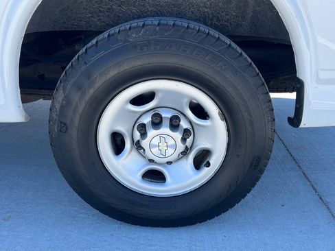 Used 2021 Chevrolet Express 2500 RWD image 20