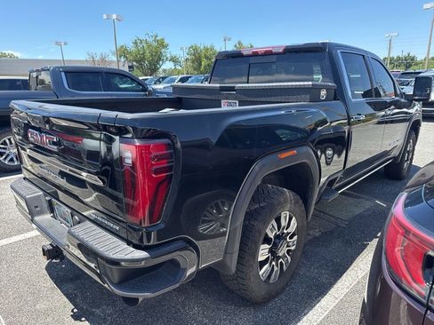 Used 2024 GMC Sierra 2500 Denali w/ Denali Reserve Package AWD/4WD image 3